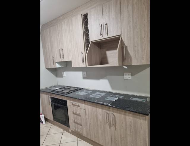 3 bed property to rent in CRYSTAL PARK
